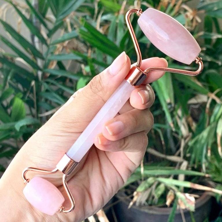 Gua Sha with Rose Quartz Facial Roller Set